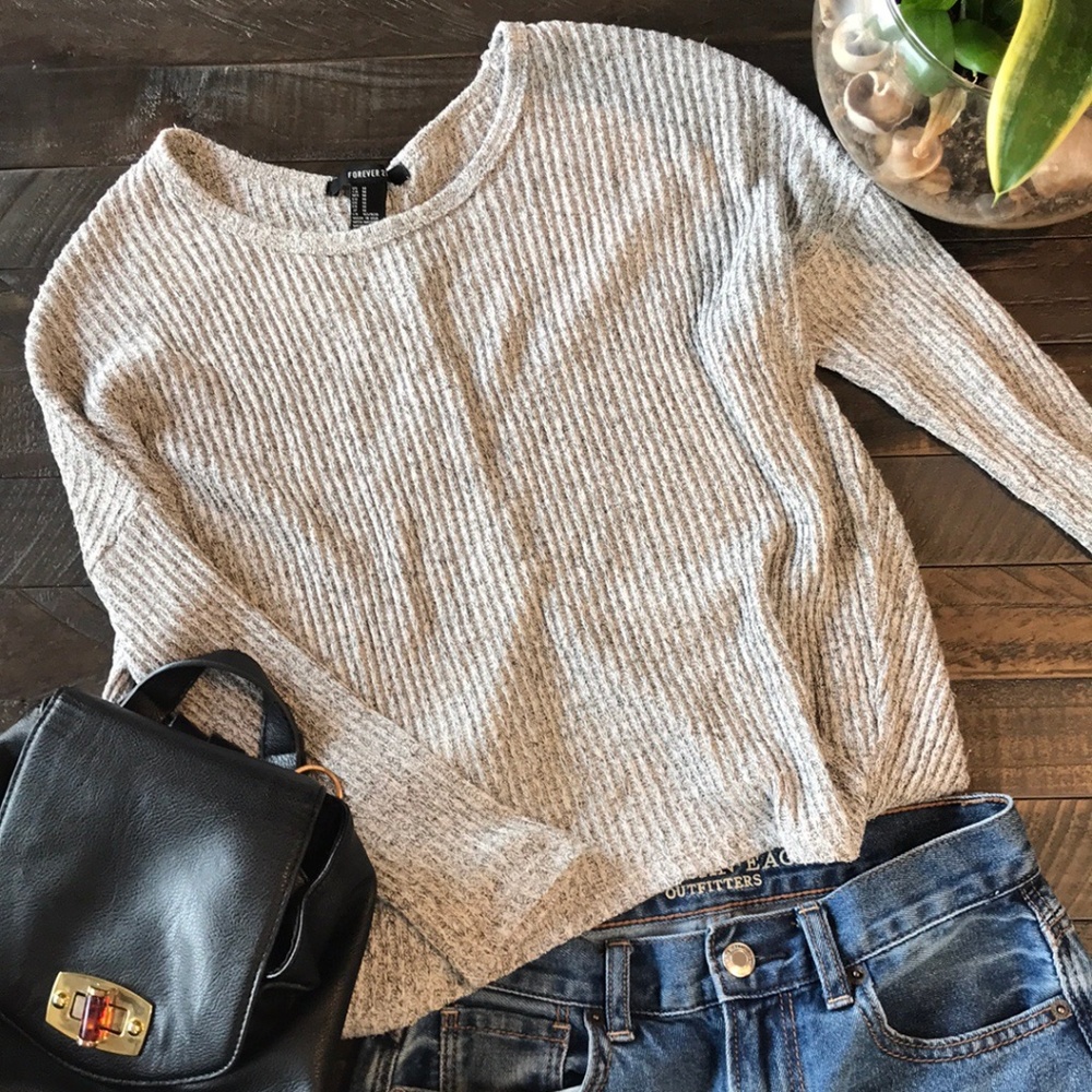 GRAY SWEATER / F21